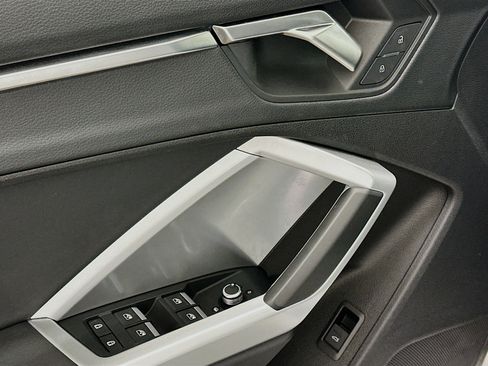 Used 2025 Audi Q3 2.0T Premium image 15