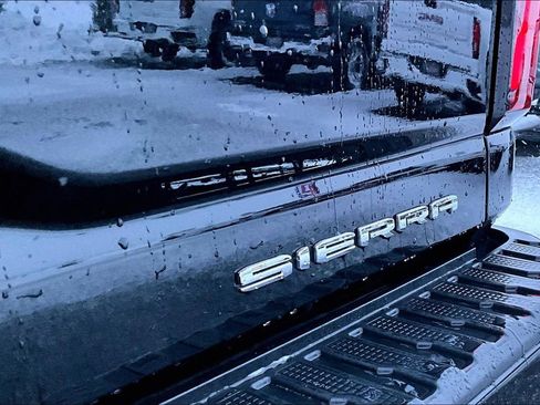 Used 2024 GMC Sierra 3500 Denali Ultimate image 8