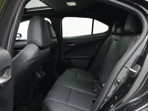 Used 2021 Lexus UX 200 w/ Accessory Package (Z2) FWD image 37
