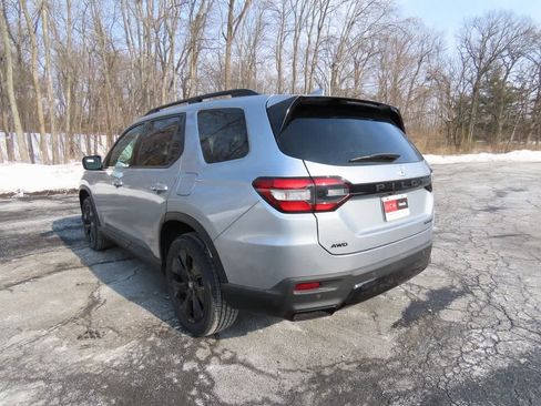 New 2026 Honda Pilot Black Edition image 4