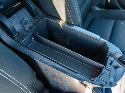 Used 2024 GMC Terrain SLE w/ Driver Convenience Package image 13