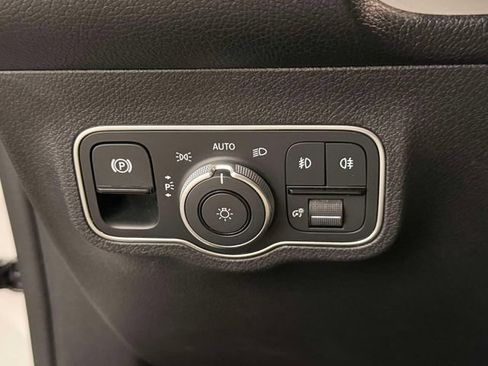 Certified 2022 Mercedes-Benz GLB 250 4MATIC image 20