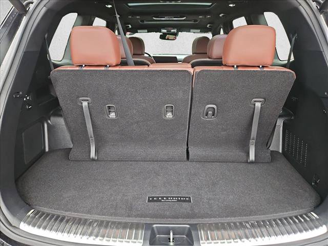 Used 2024 Kia Telluride SX w/ Towing Package AWD/4WD image 6