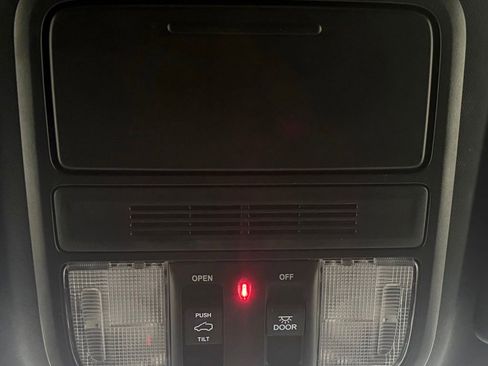 Used 2024 Honda Odyssey Sport image 25