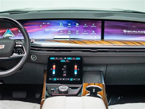 Used 2025 Cadillac Escalade Sport Platinum AWD/4WD image 30