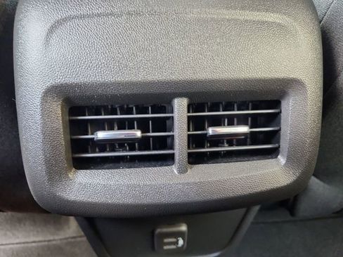 Used 2023 Chevrolet Equinox LT image 20