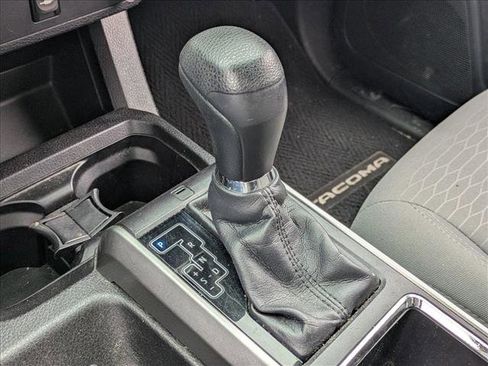 Used 2016 Toyota Tacoma SR5 image 11