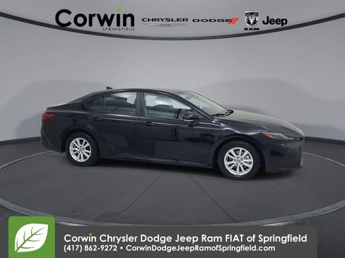 Used 2025 Toyota Camry LE FWD image 1