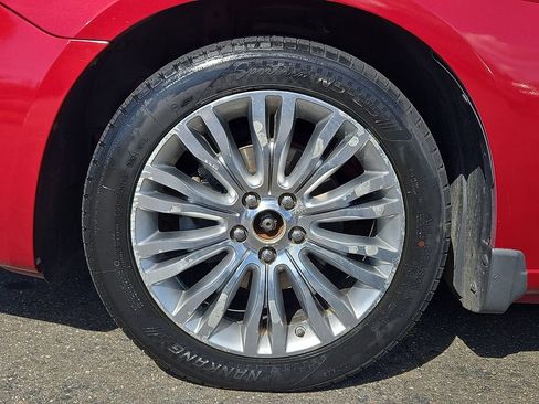 Used 2011 Chrysler 200 Limited FWD image 9