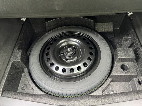 Used 2021 Buick Envision Avenir w/ Technology Package II image 23