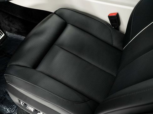 Certified 2025 Rolls-Royce Cullinan image 19