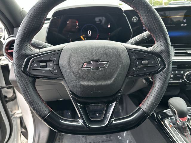 Used 2025 Chevrolet Trax RS w/ Driver Confidence Package FWD image 13