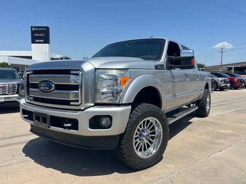 Used 2016 Ford F250 Platinum w/ FX4 Off-Road Package AWD/4WD image 2