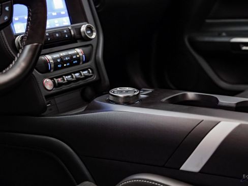 Used 2021 Ford Mustang Shelby GT500 w/ Carbon Fiber Track Pack image 49