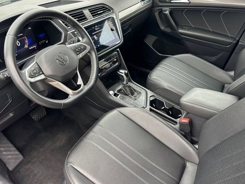 Used 2023 Volkswagen Tiguan SE FWD image 10