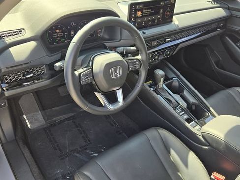 Used 2023 Honda Accord Touring image 11