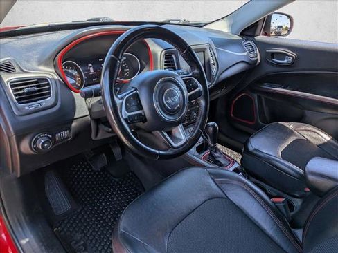 Used 2020 Jeep Compass Trailhawk AWD/4WD image 12