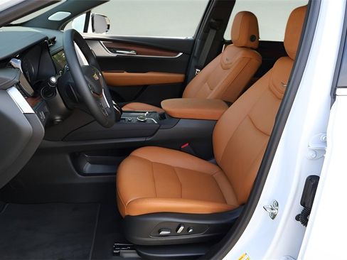 New 2025 Cadillac XT5 Premium Luxury image 13