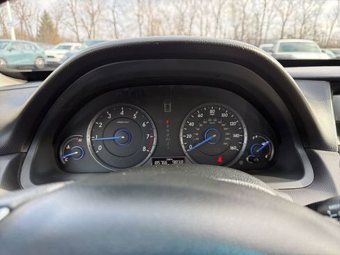 Used 2012 Honda Crosstour EX image 28