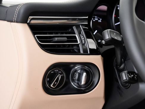 New 2025 Porsche Macan image 11