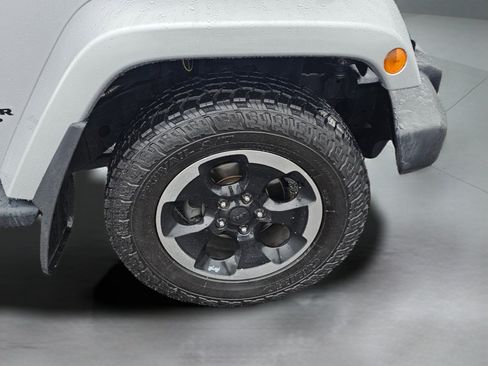 Used 2012 Jeep Wrangler Unlimited Sahara w/ Dual Top Group image 26