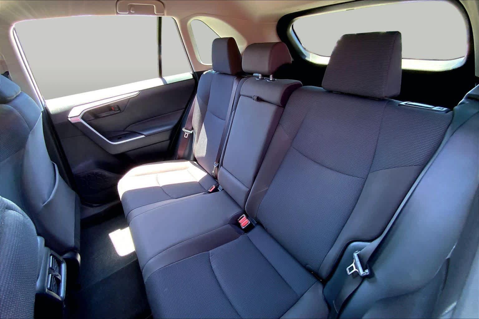 Used 2025 Toyota RAV4 LE AWD/4WD image 20