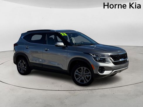 Certified 2023 Kia Seltos S w/ Navigation Package image 2