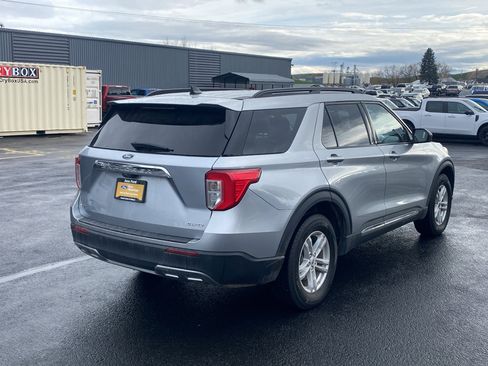 Certified 2024 Ford Explorer XLT w/ Equipment Group 202A image 7