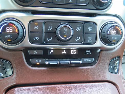 Used 2015 Chevrolet Tahoe LTZ RWD image 14