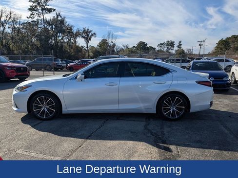 Used 2022 Lexus ES 300h w/ Premium Package image 7