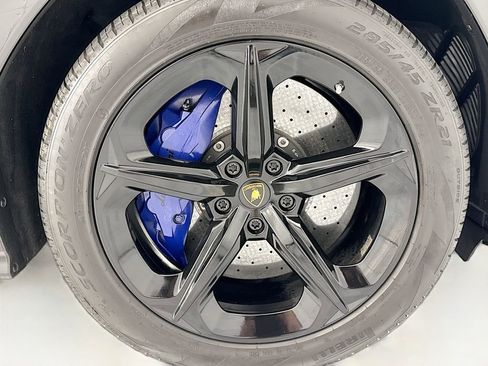 Used 2019 Lamborghini Urus AWD/4WD image 31