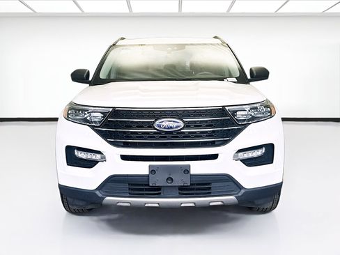 Used 2023 Ford Explorer XLT w/ Equipment Group 202A image 2