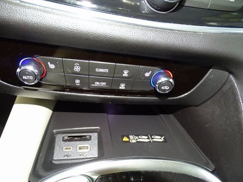 Used 2023 Buick Enclave Essence w/ Experience Buick Package image 13