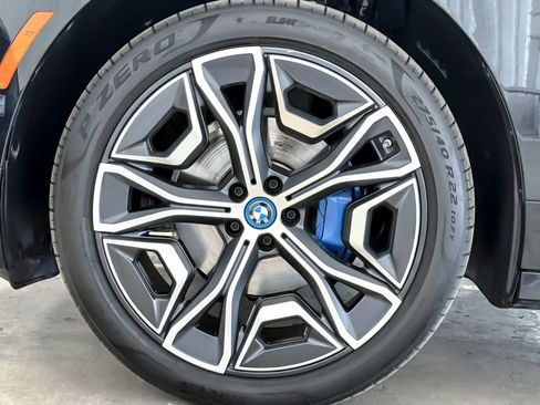 Used 2024 BMW iX xDrive50 w/ Premium Package AWD/4WD image 27