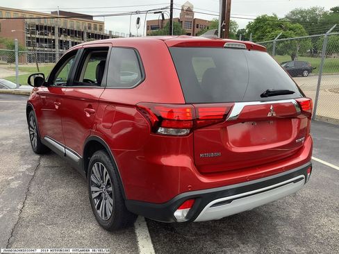 Used 2019 Mitsubishi Outlander SE FWD image 5