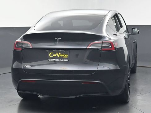 Used 2024 Tesla Model Y 2WD image 47