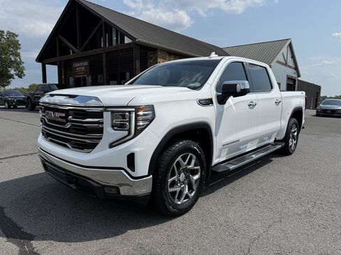 Used 2022 GMC Sierra 1500 SLT w/ SLT Premium Package AWD/4WD image 2