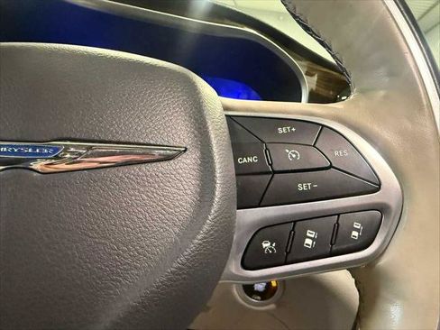 Certified 2021 Chrysler Pacifica Limited AWD/4WD image 28