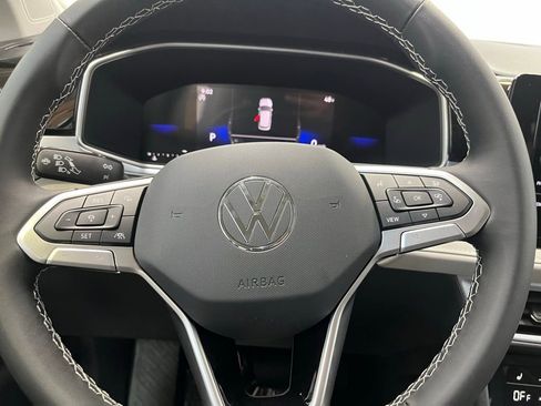 New 2025 Volkswagen Taos SE image 19