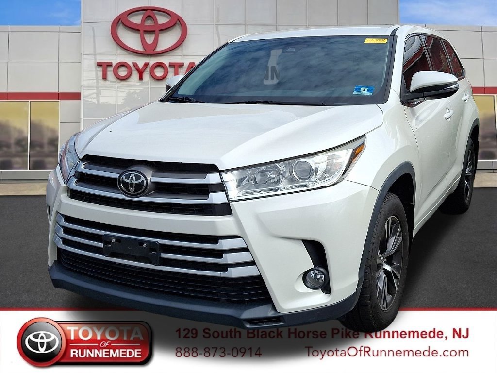 Used 2018 Toyota Highlander Plus AWD/4WD image 33