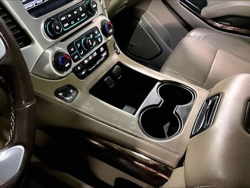 Used 2020 GMC Yukon SLT w/ Open Road Package AWD/4WD image 33