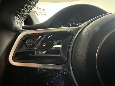 Used 2019 Porsche Macan AWD/4WD image 30
