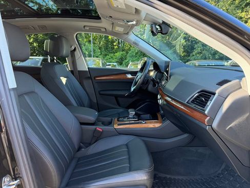 Used 2023 Audi Q5 2.0T Premium Plus w/ Premium Plus Package AWD/4WD image 17