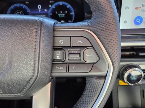 Used 2025 Toyota Tacoma Limited image 34