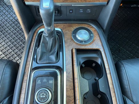 Used 2021 Nissan Armada SL w/ Captain's Chairs Package image 27