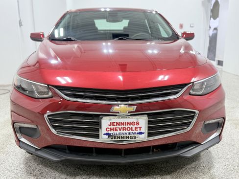 Used 2017 Chevrolet Malibu LT image 2