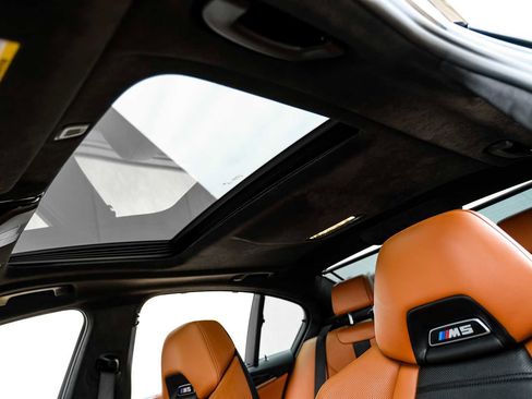 Used 2018 BMW M5 image 5