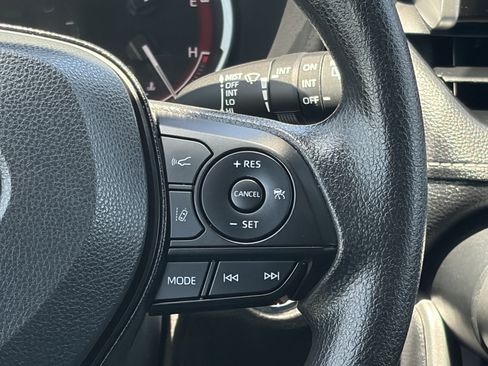 Certified 2025 Toyota RAV4 XLE FWD image 18