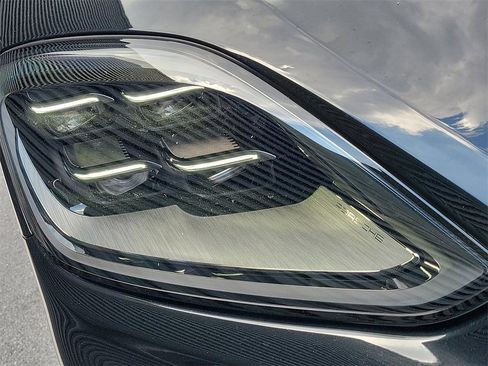 Used 2025 Porsche Cayenne image 15