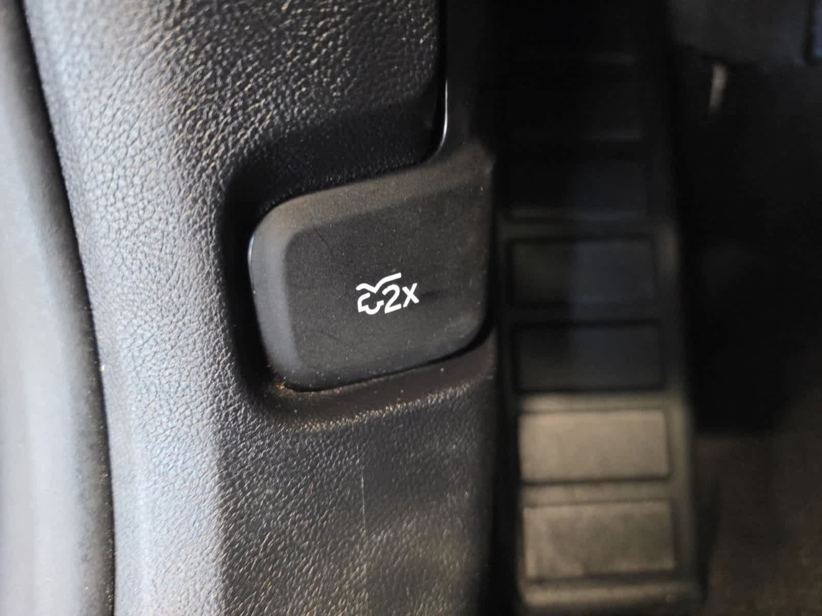 Used 2024 Lincoln Corsair AWD w/ Equipment Group 101A image 19